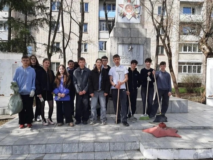В Приволжском муниципальном районе проходит благоустройство воинских мемориалов, братских захоронений и обелисков..